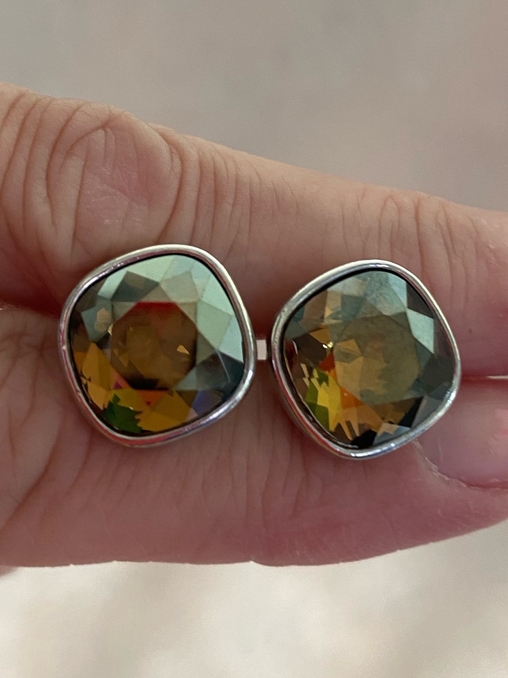 Sabika Olive/Beige Iridescent Australian Crystal Men’s Cuff Links